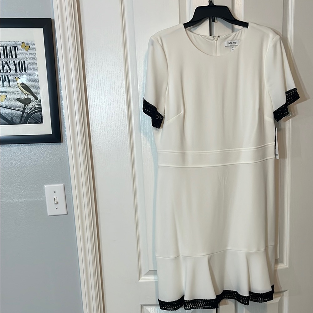 Nine West White Dress with Black Crochet Detail on Sleeves & Hem | Size 14 | NWT - Picture 4 of 16